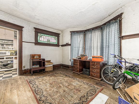 Dining room/stained glass