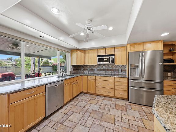 3rd image of 9037 N ARROYA GRANDE Drive