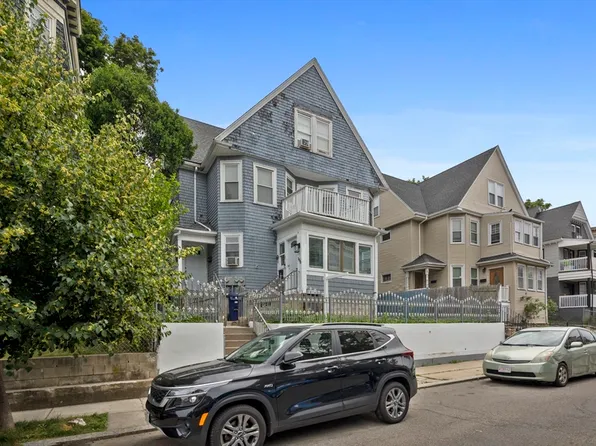196-196-196A Hamilton St, Dorchester, MA 02122