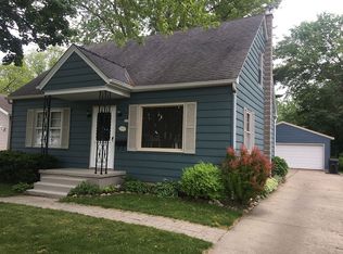 521 W 5th St, Oconomowoc, WI 53066