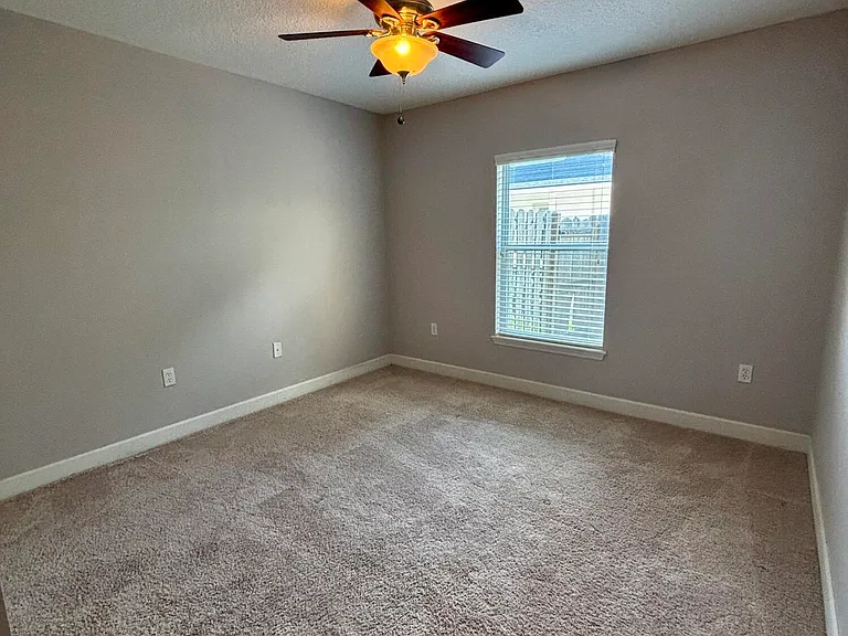 11827 Crusselle Dr — Photo 28