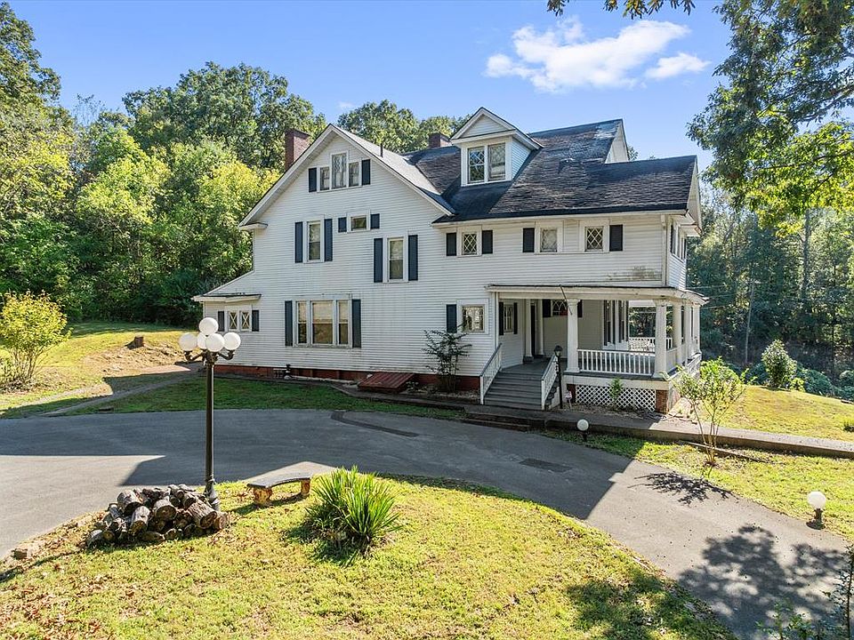 58th image of 315 E Main St