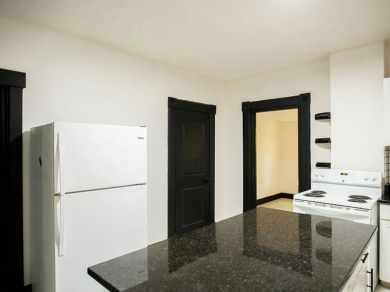 415 Brightwood Ave — Photo 14