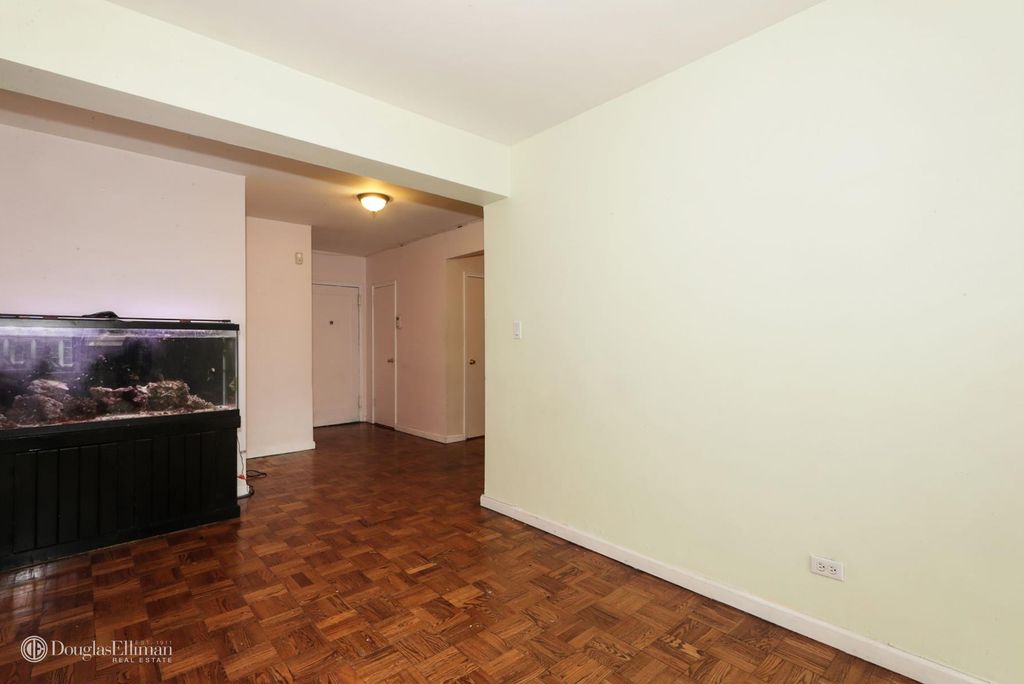 2 Bed 2 Bath Property, New York • 1,250 Sq Ft