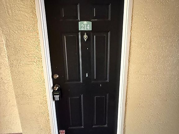3rd image of 1920 Summer Club Dr APT 214