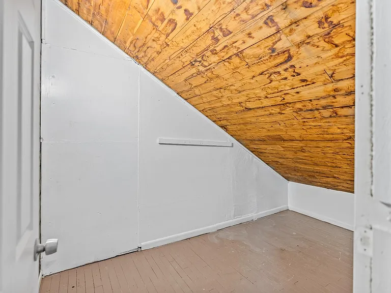 4244 E 67th Ter — Photo 13