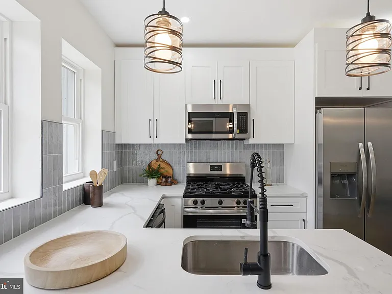 512 S Yewdall St — Photo 13
