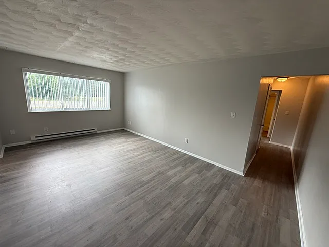 208 W Lansing Rd #8 — Photo 7