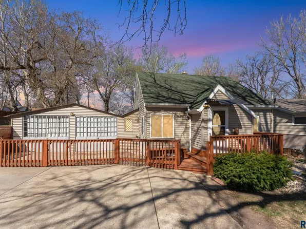 1219 N Spring Ave, Sioux Falls, SD 57104