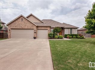 5906 S 66th St, Cave Springs, AR 72718