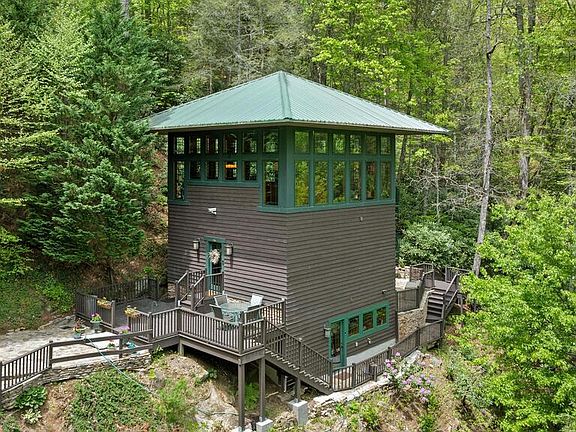 3rd image of 685 Gold Mine Rd