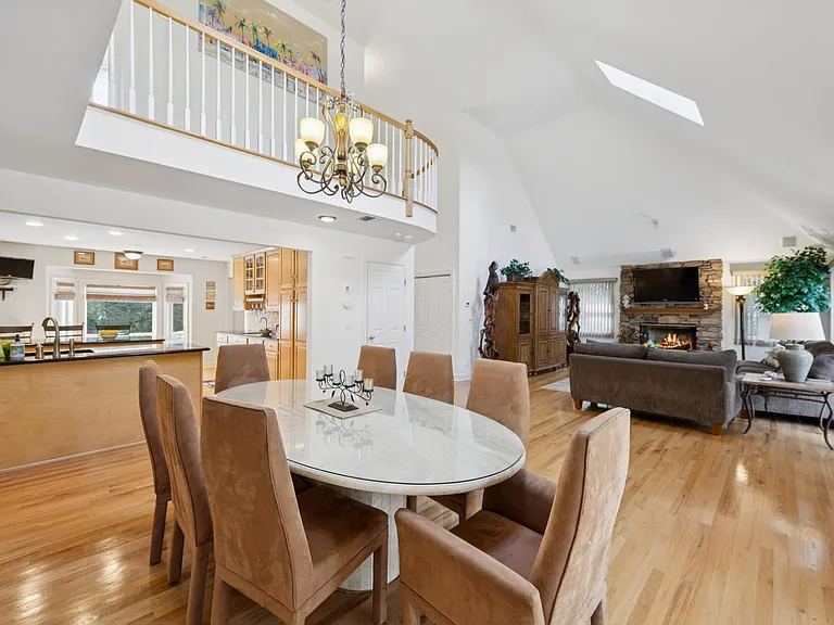 126 Malloy Dr — Photo 6