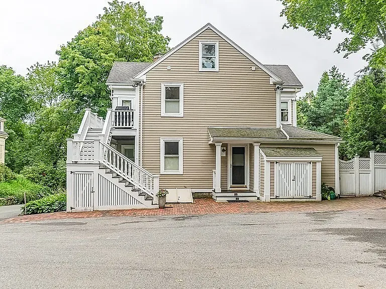 38 Salem St #B — Photo 19