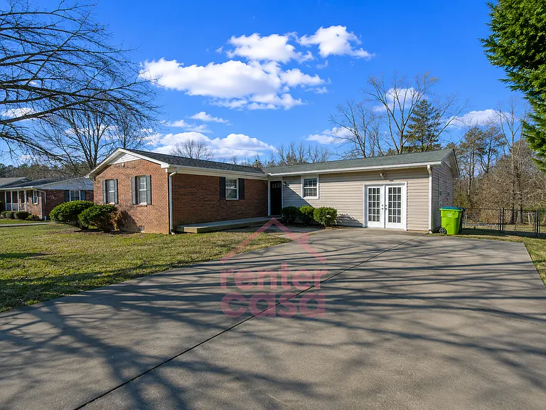 1108 Beverly Dr — Photo 14