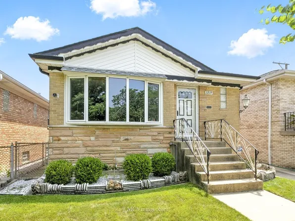 3219 N Pioneer Ave, Chicago, IL 60634