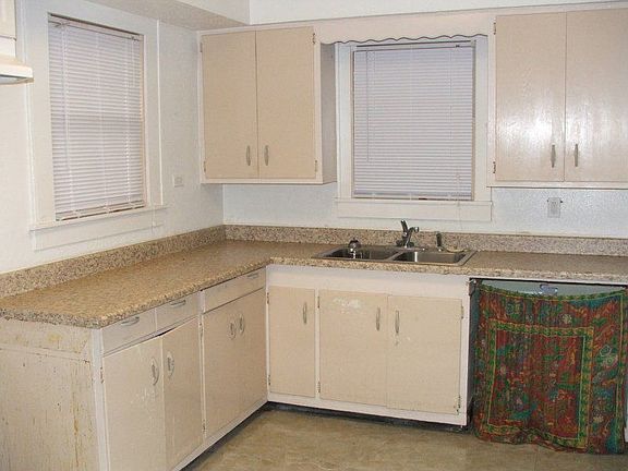 3rd image of 5314 Denton Dr