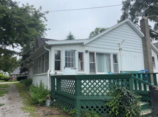 7024 Lakeport Dr, Fort Gratiot, MI 48059