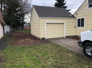 211 S 7th St, Lebanon, OR 97355