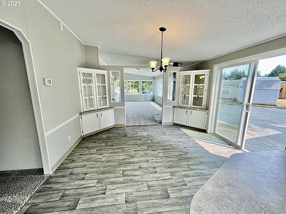 5th image of 10404 NE 42nd Ct