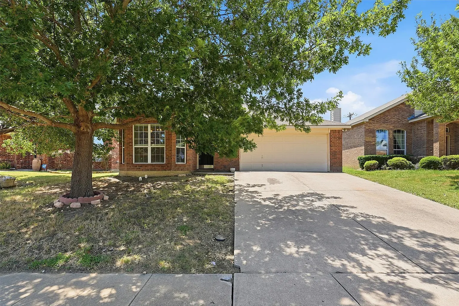 3 bed, 1321 sqft, $1,985 — Photo 1