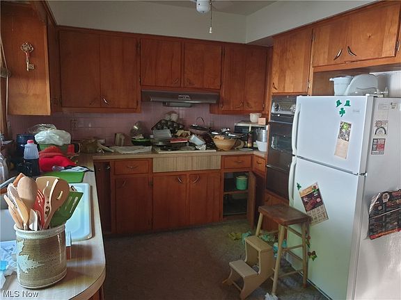 2nd image of 1597 Hyde Park Ave