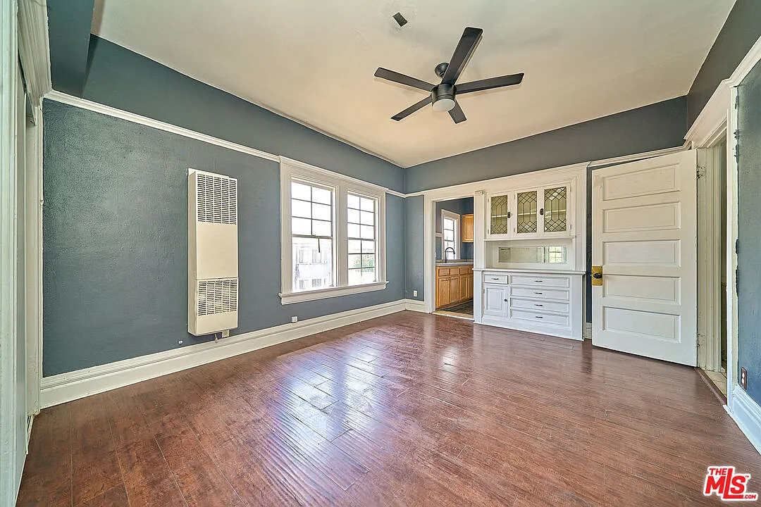 2 bed, 2.0 bath, 850 sqft, $2,499 — Photo 2