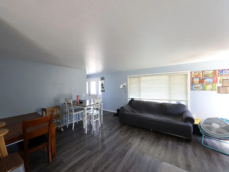 2025 Baymont Dr — Photo 2