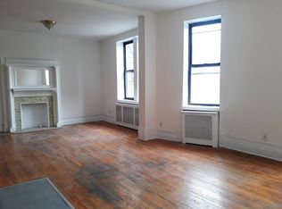 229 9th Ave #11, New York, NY 10001