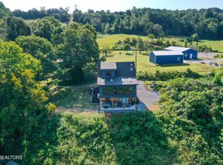 1160 Oak Grove Rd, Harrogate, TN 37752