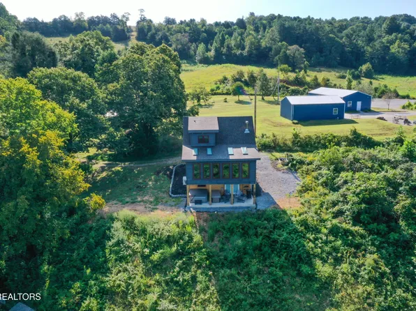 1160 Oak Grove Rd, Harrogate, TN 37752