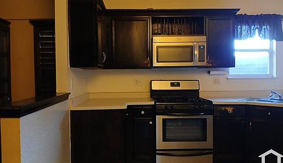 4th image of 3660 Healy Dr