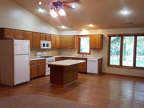 4th image of 138 Terrace Dr
