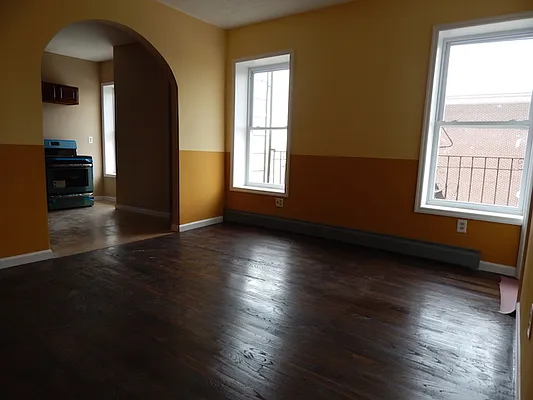 Rented by Capri Jet Realty Corp | media 7