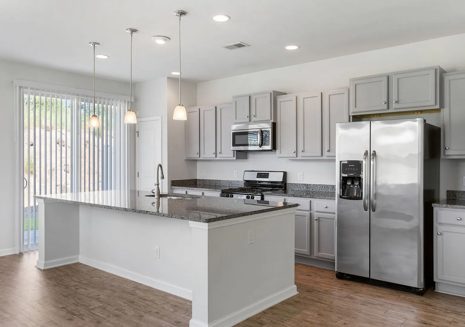 3 Bedroom, 2.5 Bathroom Townhome in Cypress Ridge - Moncks Corner — Photo 3