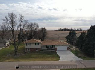 217 Sunny Dr, Doniphan, NE 68832