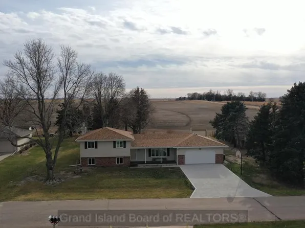 217 Sunny Dr, Doniphan, NE 68832