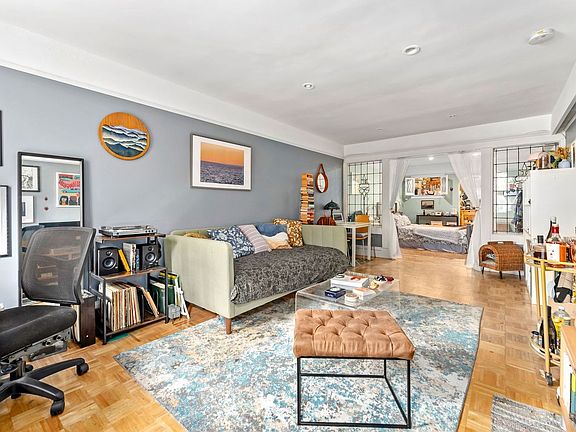 3rd image of 526 16th St #1