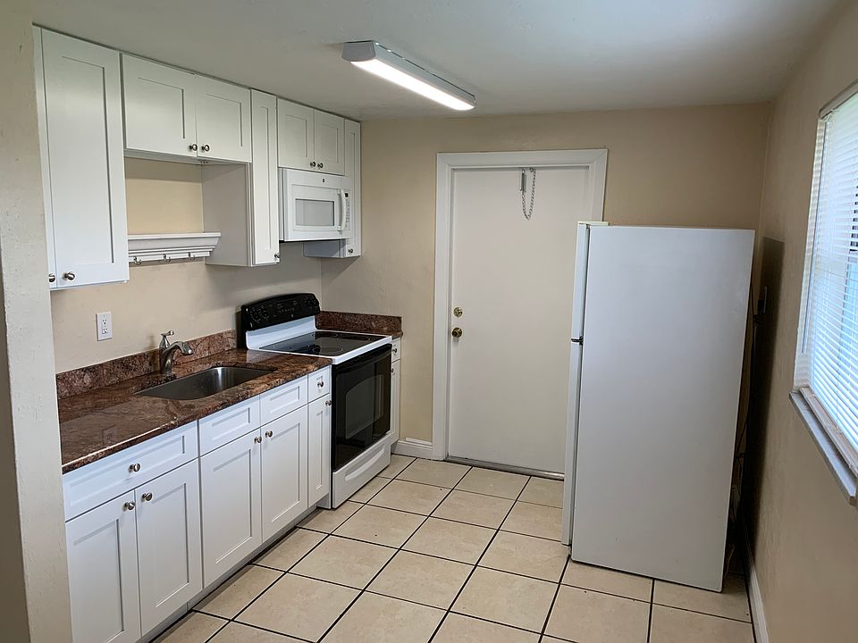 1st image of 3625 Poinsettia Ave APT 2