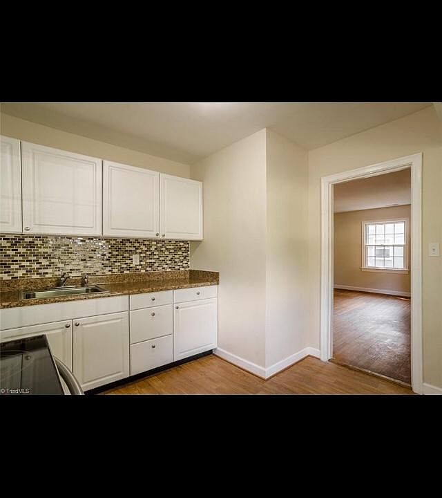 1st image of 2719 Shady Lawn Dr