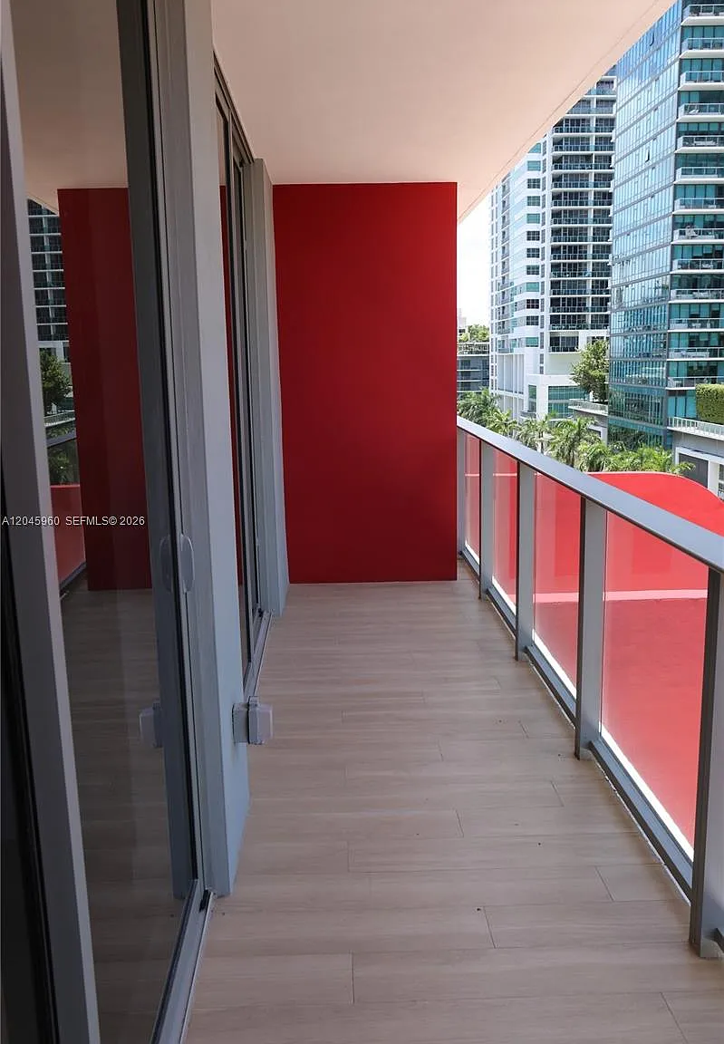 1 bed, 786 sqft, $3,950 — Photo 2