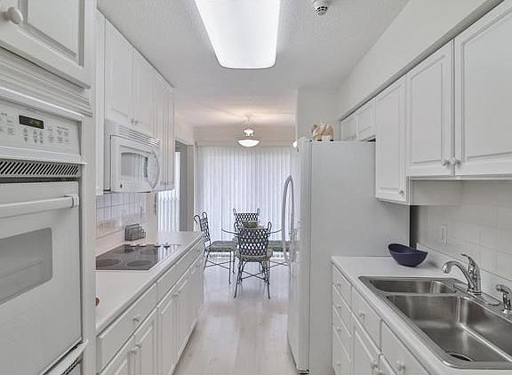 4th image of 514 Coeur De Royale Dr APT 302