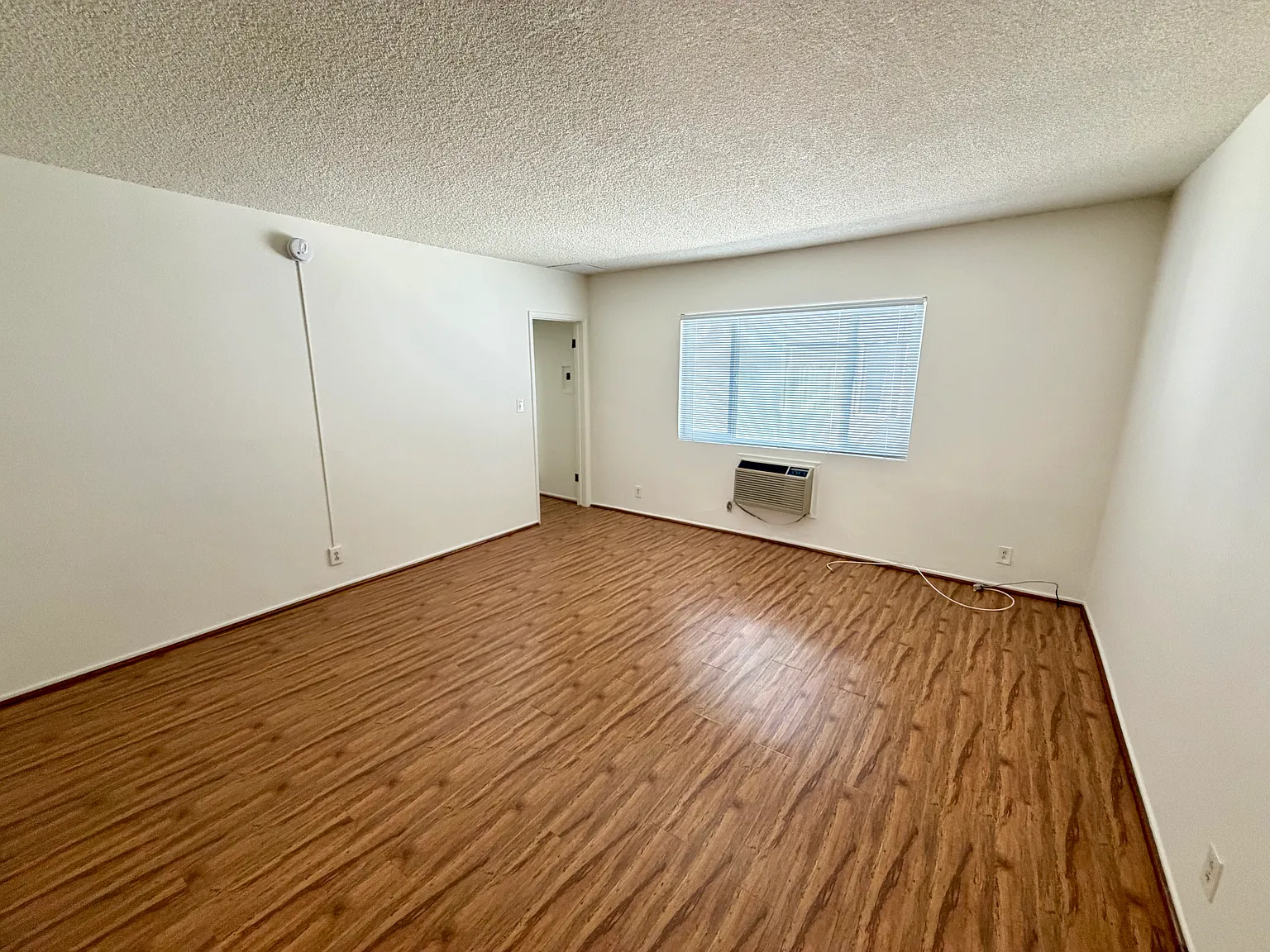 Studio, 340 sqft, $1,450 — Photo 3
