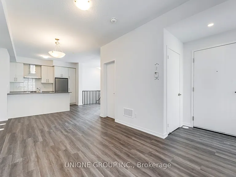 260 12th St #19 — Photo 5