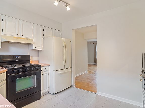 5th image of 201 W Johnson St APT 2B