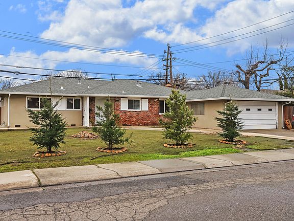2nd image of 109 E El Campo Ave