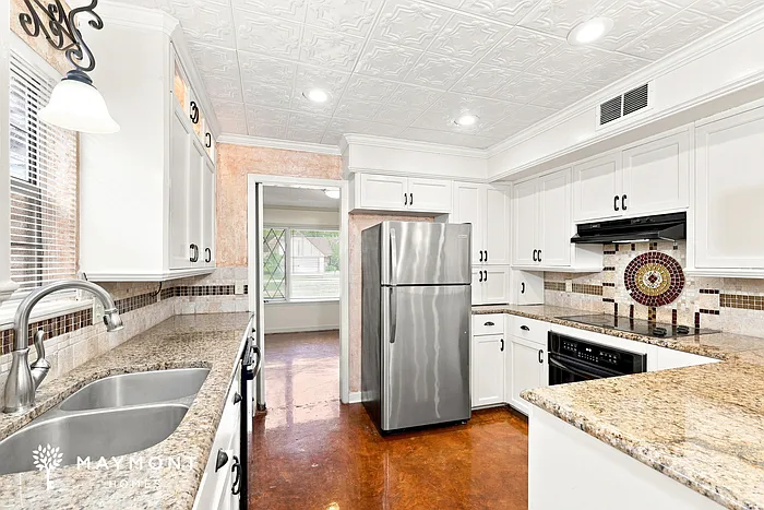 317 Wicklow Cv — Photo 9