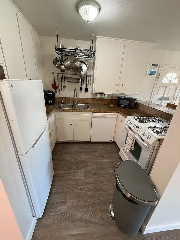 Charming 2 Bed, 1 Bath Ground Floor Duplex Unit in San Diego - $4300/mo — Photo 4