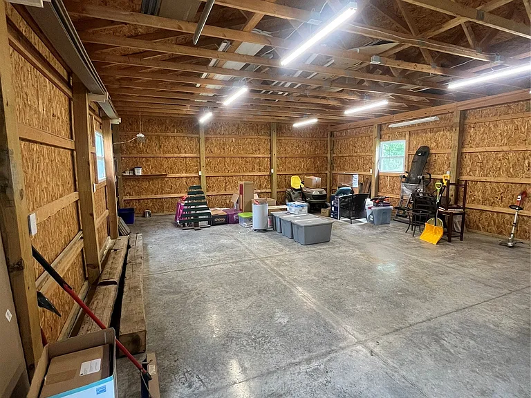 1261 Avonia Rd — Photo 18