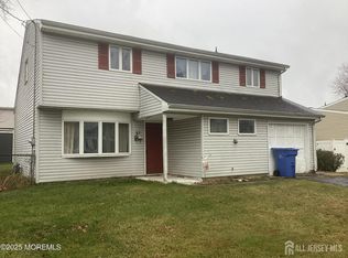 27 Mabaline Rd, Old Bridge, NJ 08857