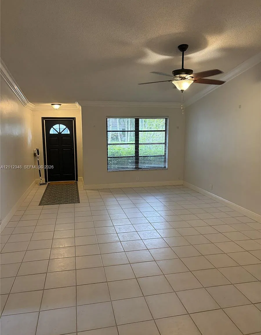 3 bed, 1865 sqft, $3,650 — Photo 3
